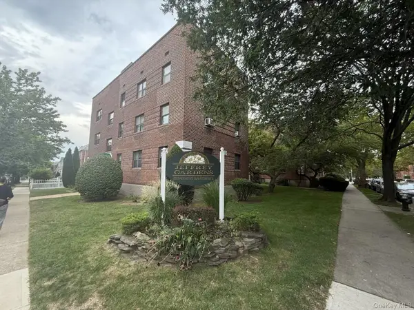 46-41 215th St #3A, Bayside, NY 11361