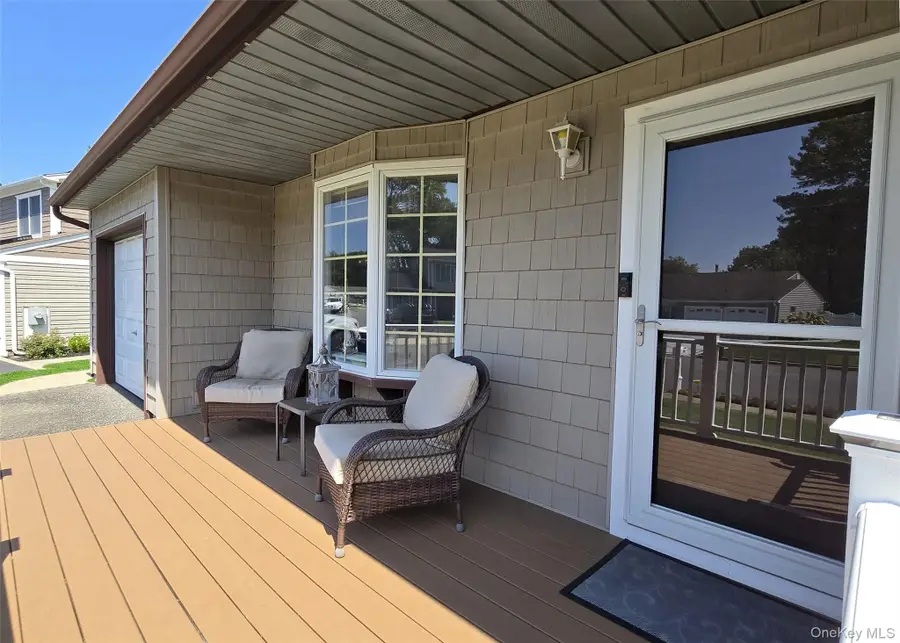 89 Live Oak Drive, Holbrook, NY 11741 - Image #2