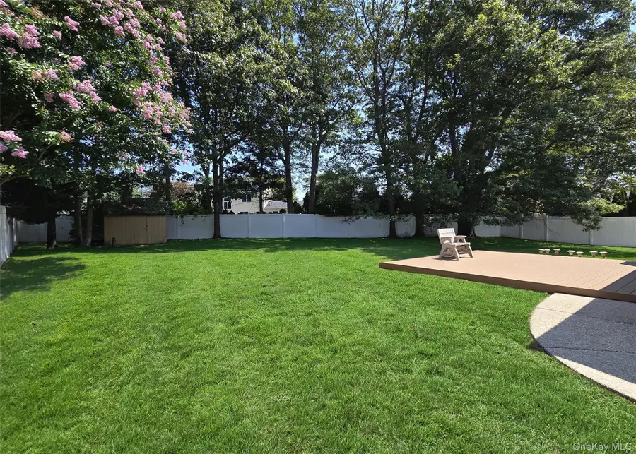 89 Live Oak Drive, Holbrook, NY 11741 - Image #3