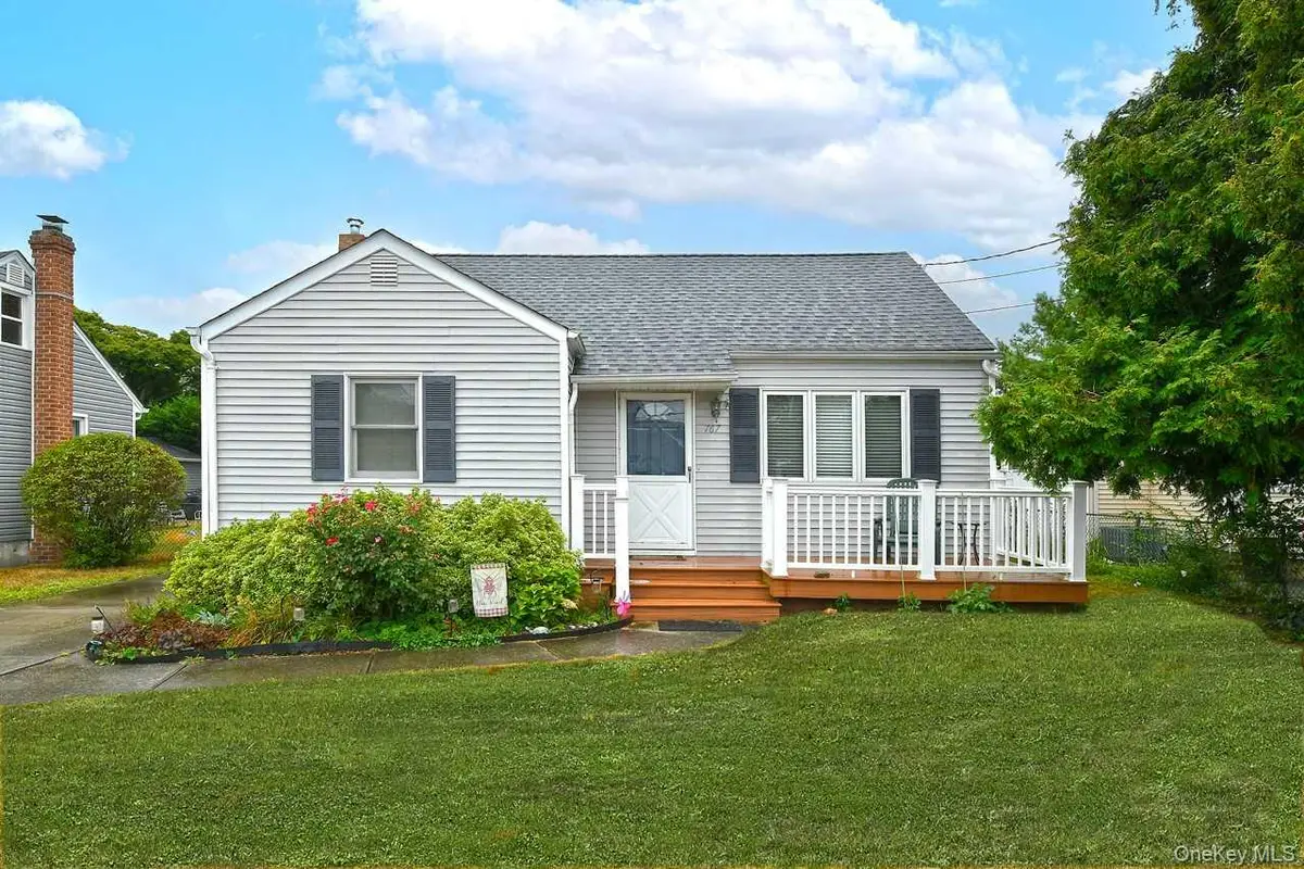 767 Keith Lane, West Islip, NY 11705 - #1