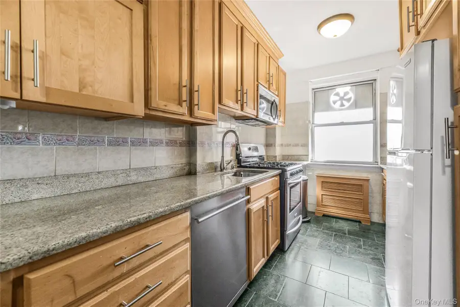 3725 Henry Hudson Parkway #6D, Bronx, NY 10463 - Image #2