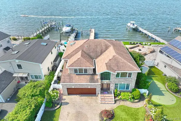 83 Fairwater Avenue, Massapequa, NY 11758