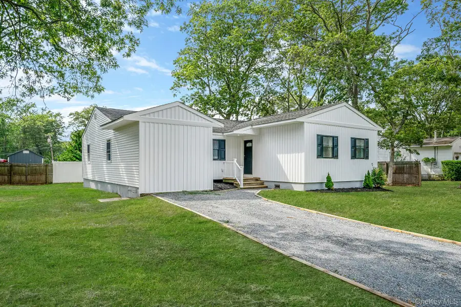 220 Peekskill Avenue, Medford, NY 11763 - Image #3