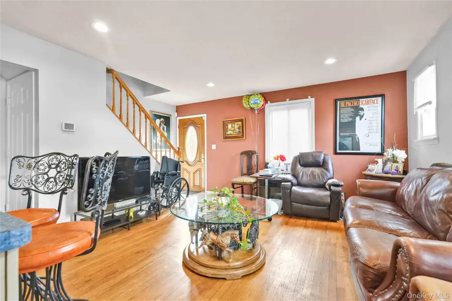 2347 Roosevelt Avenue, East Meadow, NY 11554 - Image #3