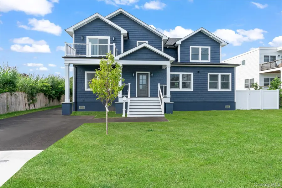 7 S Bay Avenue, Bay Shore, NY 11706 - Image #3