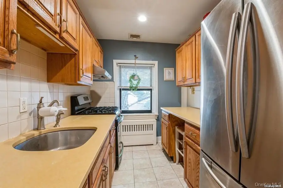 109 Fifteenth Street #D2, Garden City, NY 11530 - Image #3