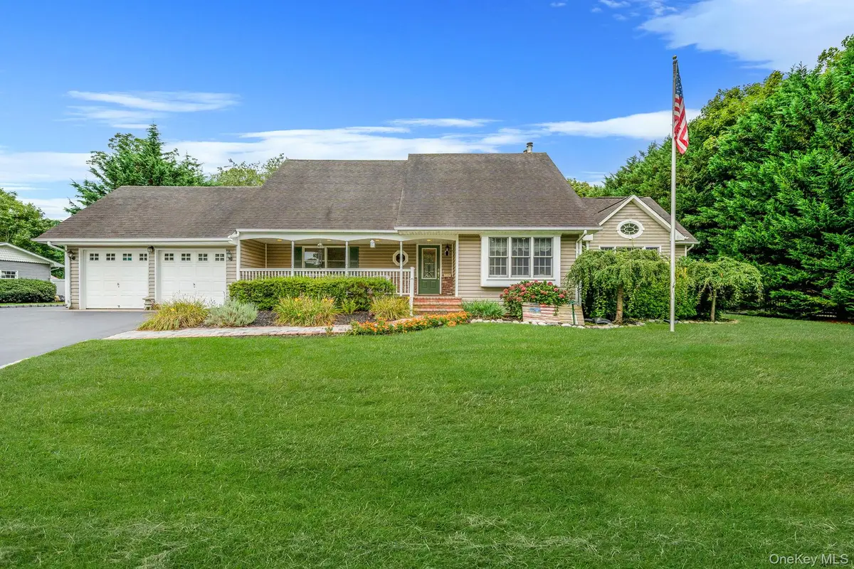 10 Spyglass Lane, East Setauket, NY 11733 - Image #1