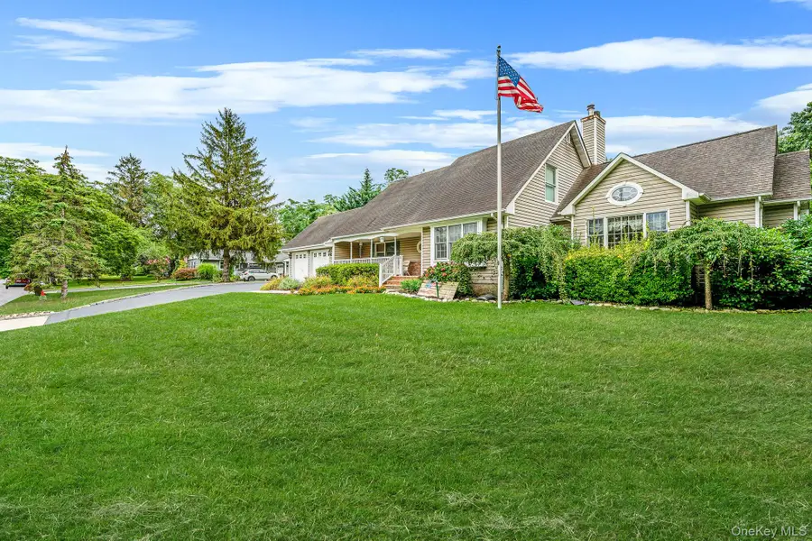 10 Spyglass Lane, East Setauket, NY 11733 - Image #3