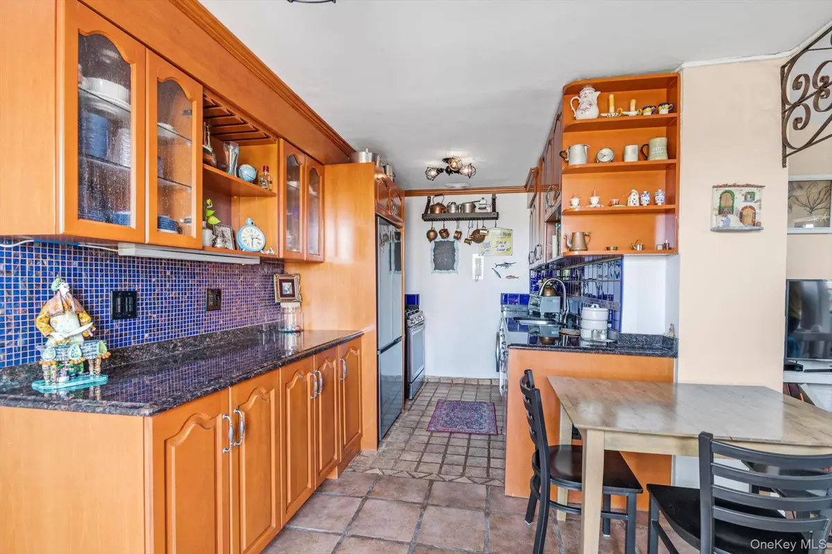 83-60 118th Street #12F, Kew Gardens, NY 11415 - Image #1