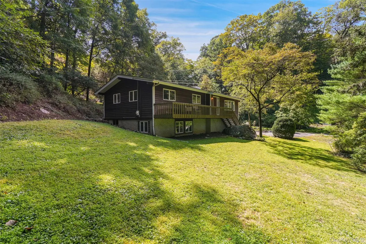 40 Lakeview Pass, Katonah, NY 10536 - Image #1
