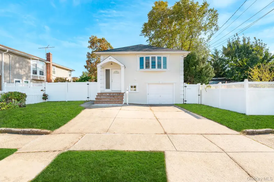 880 Washington Street, Baldwin, NY 11510 - Image #2