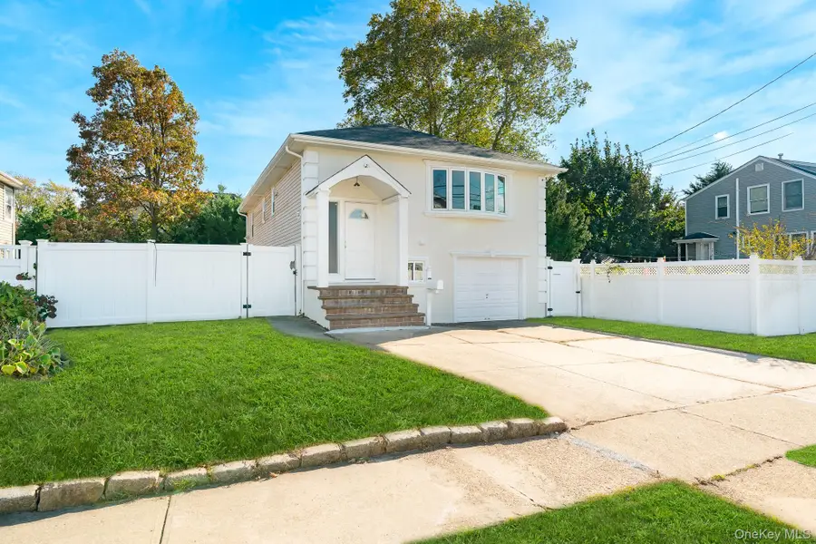 880 Washington Street, Baldwin, NY 11510 - Image #3