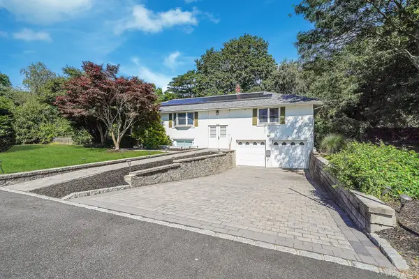 1548 Spur Drive S, Islip, NY 11751