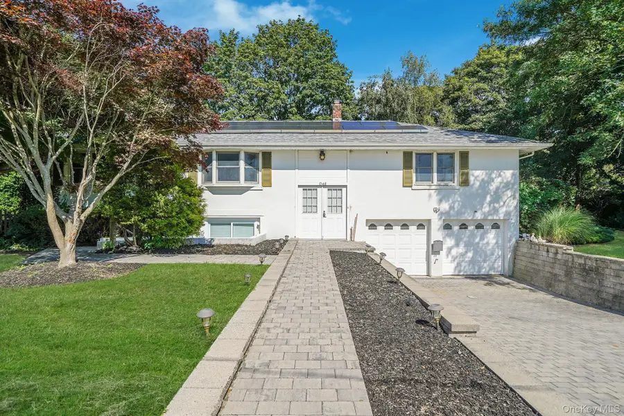 1548 Spur Drive S, Islip, NY 11751 - Image #3