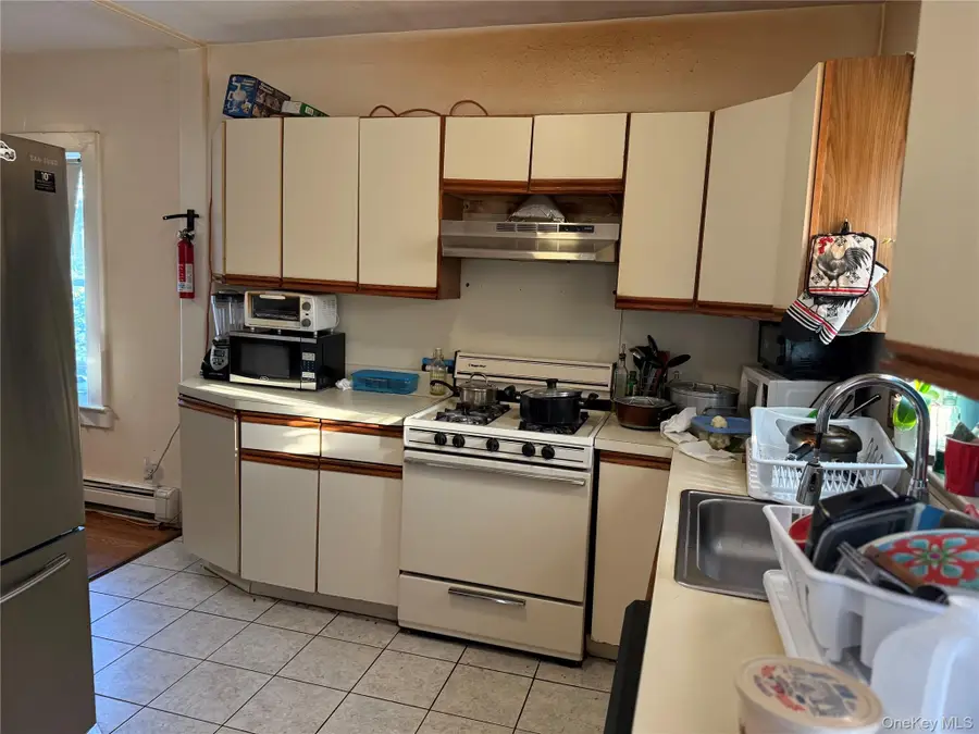 546 Clark Place, Uniondale, NY 11553 - Image #2