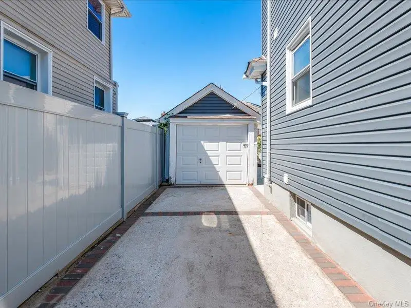 176-27 NW Sunbury Road, Jamaica, NY 11434 - Image #2