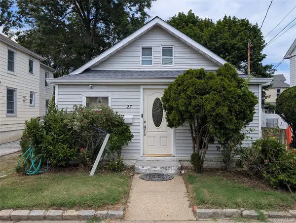 27 Hoff Court, Hempstead, NY 11550