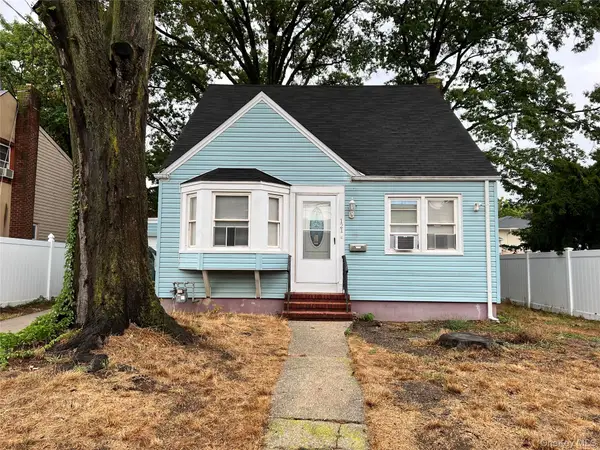 121 E Pennywood Avenue, Roosevelt, NY 11575