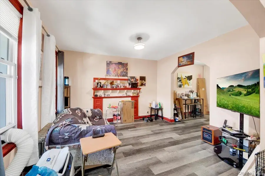 764 E 230th Street, Bronx, NY 10466 - Image #2