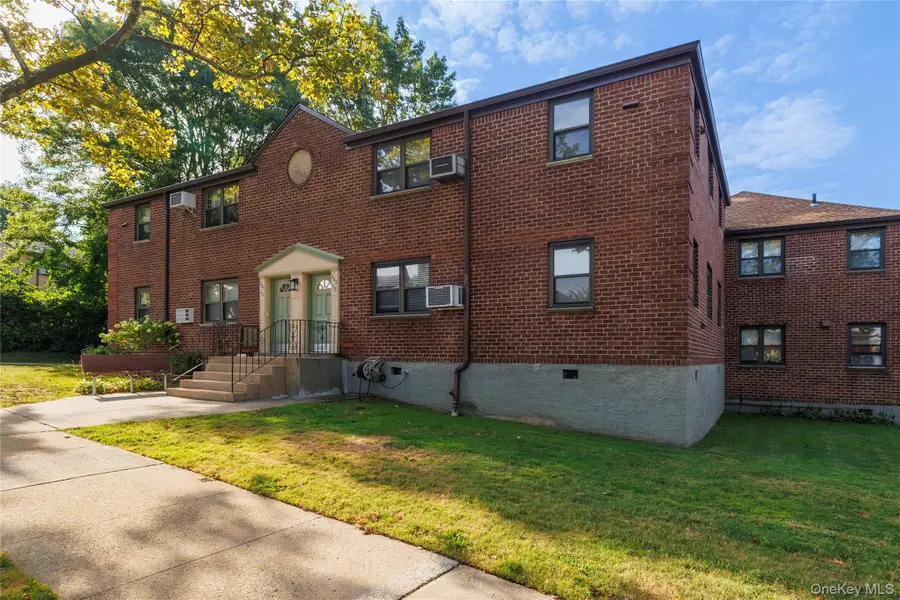 245-38 61 Avenue #Lower unit F2, Douglaston, NY 11362 - Image #2