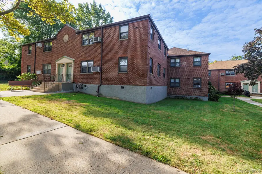 245-38 61 Avenue #Lower unit F2, Douglaston, NY 11362 - Image #3