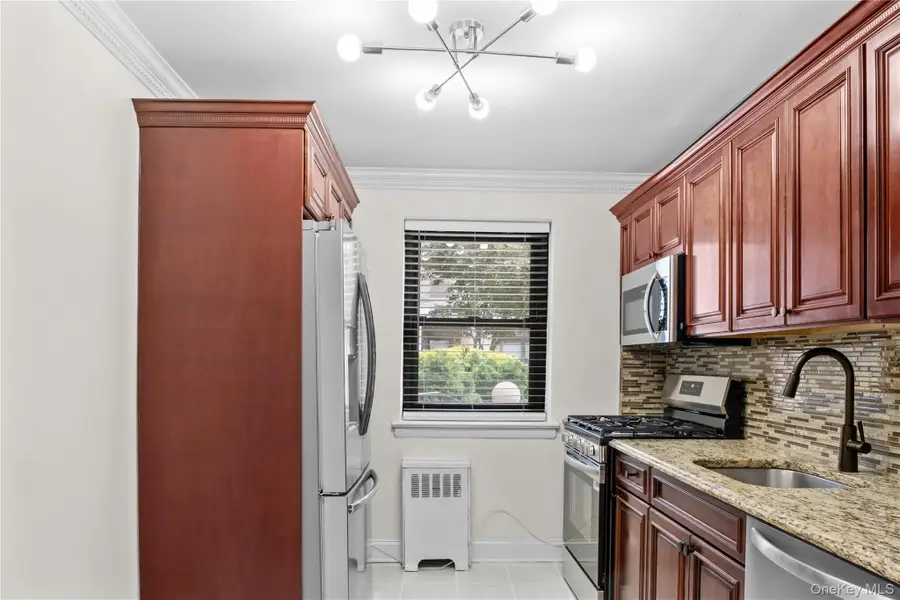 6 West Mill Drive #1A, Great Neck, NY 11021 - Image #3