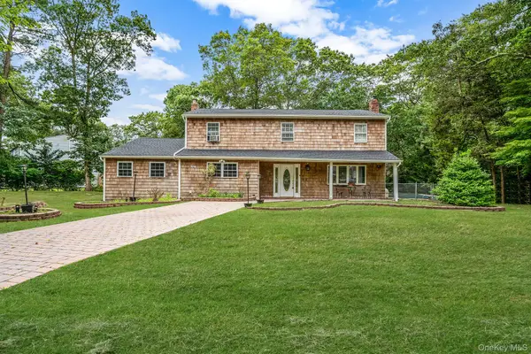 32 Artist Lake Boulevard, Middle Island, NY 11953