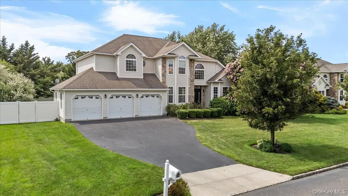 23 Island Trail, Mount Sinai, NY 11766 - Image #1