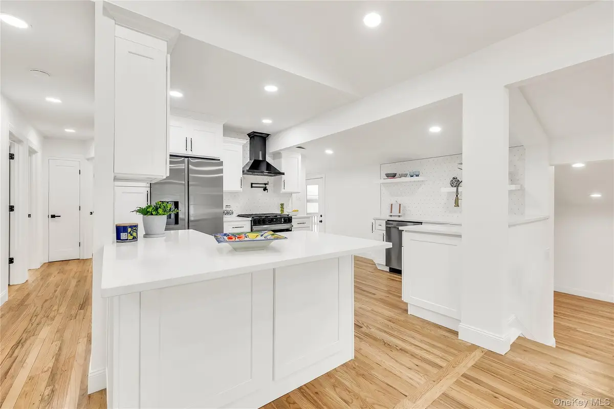 253 Versa Place, Sayville, NY 11782 - Image #1