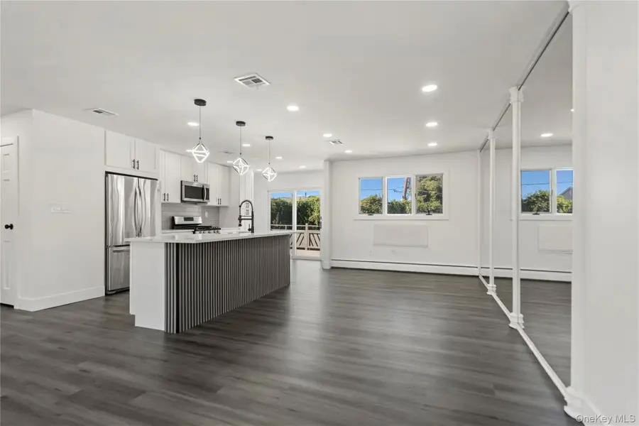 8 Gale Drive, North Woodmere, NY 11581 - Image #2