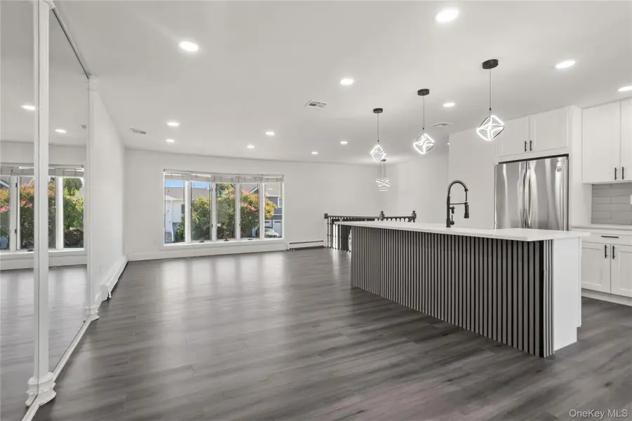 8 Gale Drive, North Woodmere, NY 11581 - Image #3