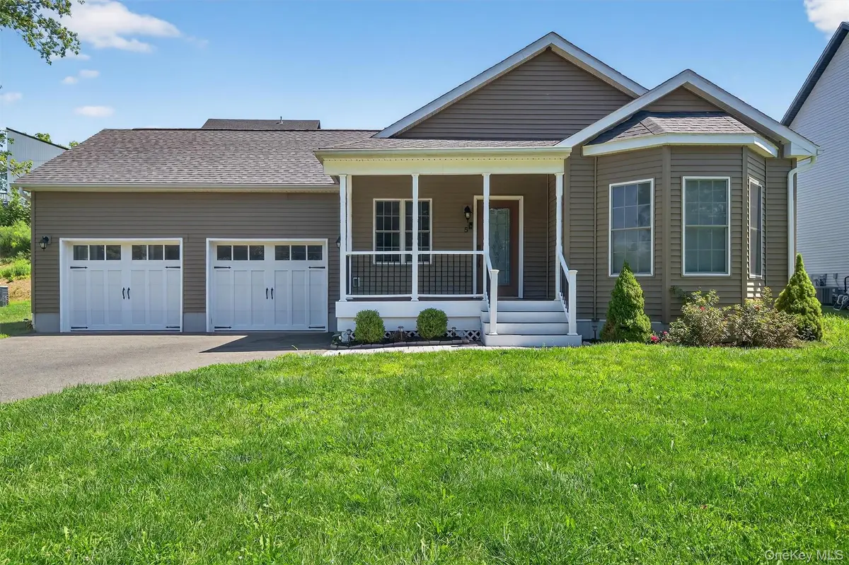 5 Wildwood Drive, Rock Tavern, NY 12575 - #1