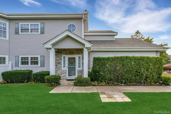 537 Highland Court, Moriches, NY 11955