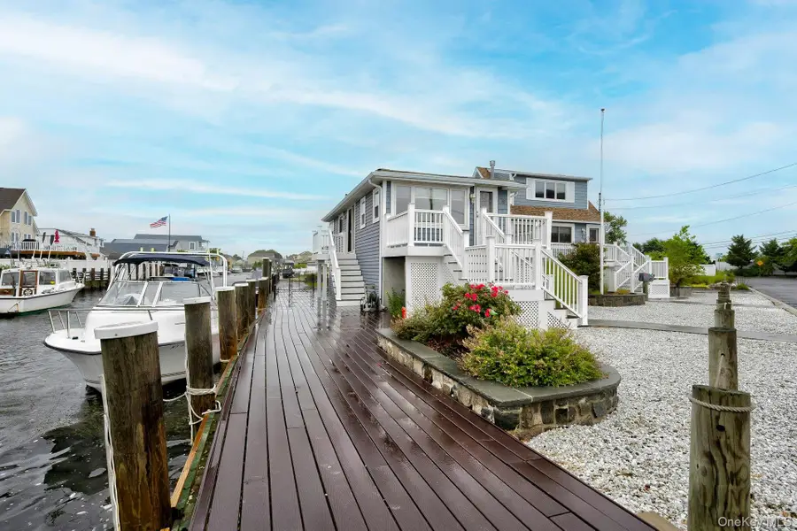 2 Bayview Avenue E, Lindenhurst, NY 11757 - Image #3