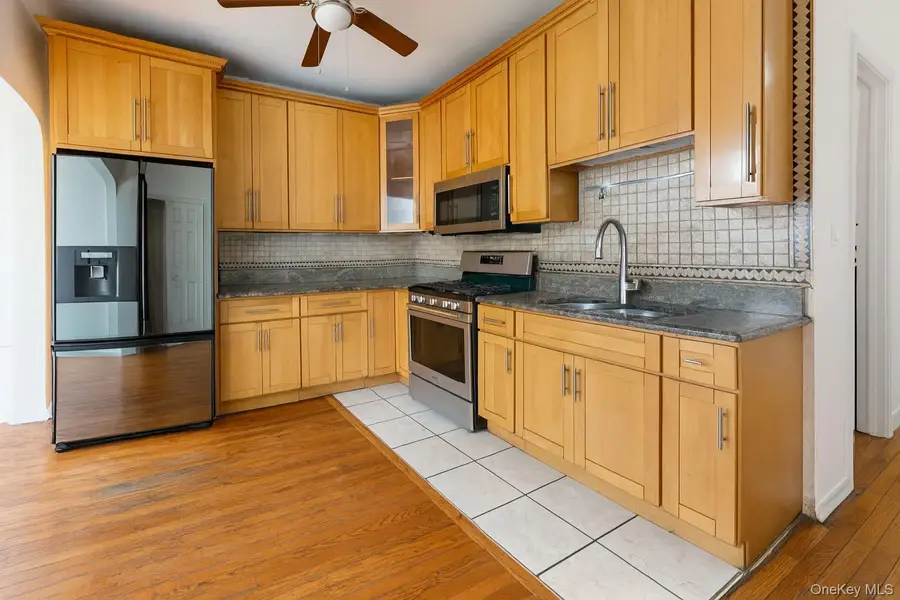 146-19 Lakewood Avenue, Jamaica, NY 11435 - Image #2