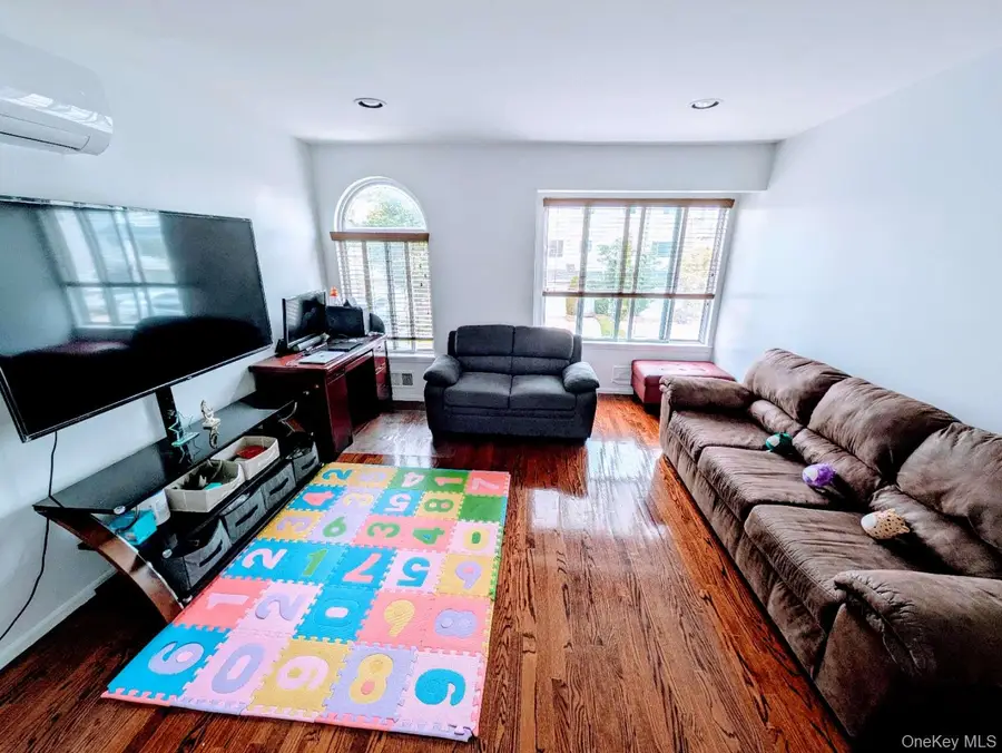 50 Mallard Lane, Staten Island, NY 10309 - Image #2