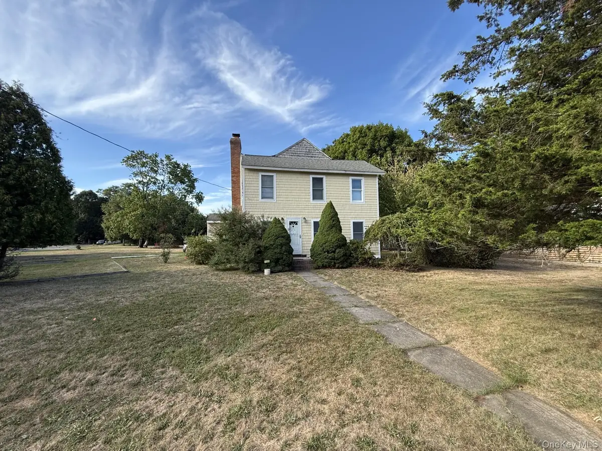 11005 Main Road, East Marion, NY 11939 - Image #1