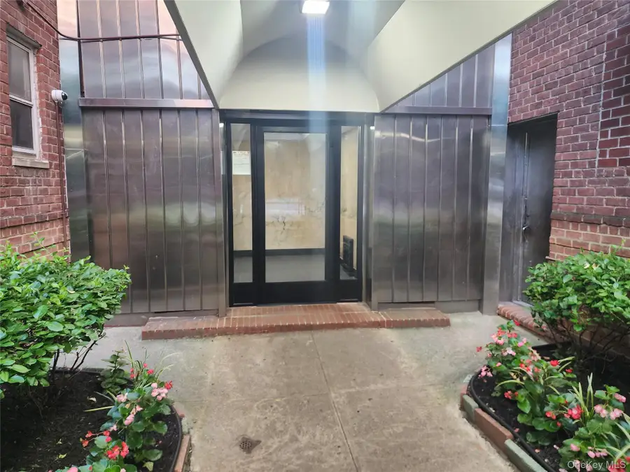 12325 82nd Avenue #2T, Kew Gardens, NY 11415 - Image #2