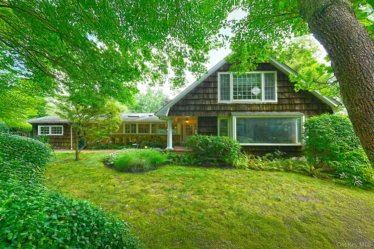 21 W Mall Drive, Huntington, NY 11743 - Image #1