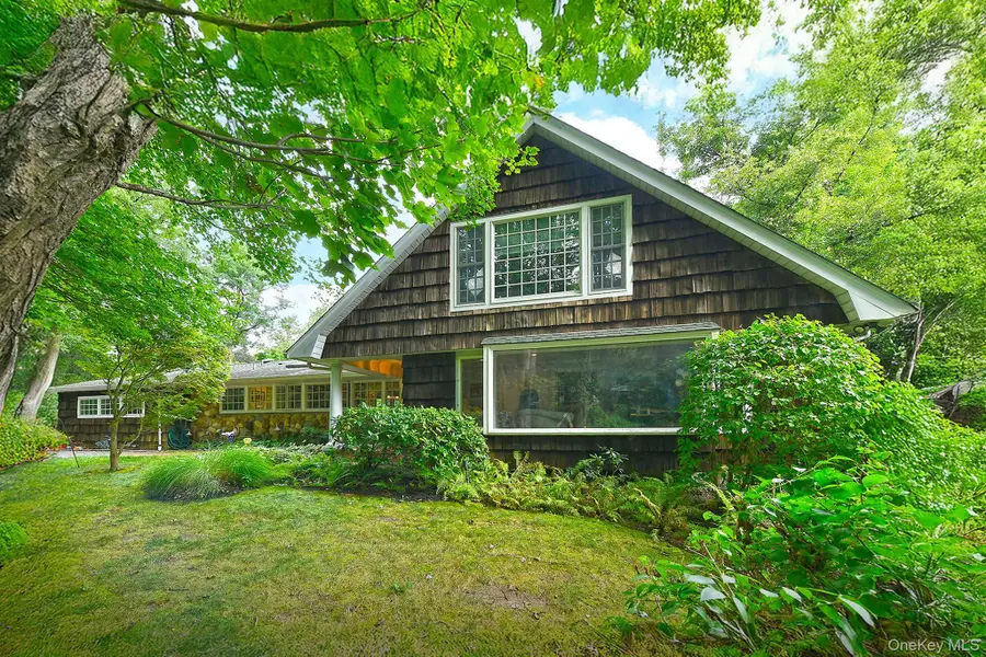 21 W Mall Drive, Huntington, NY 11743 - Image #2