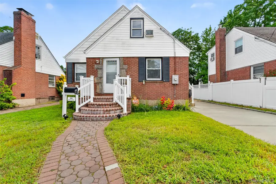 588 Newton Avenue, Uniondale, NY 11553 - Image #3