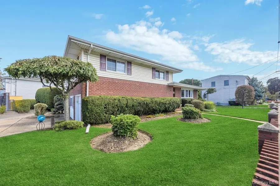 338 Stewart Avenue, Bethpage, NY 11714 - Image #2