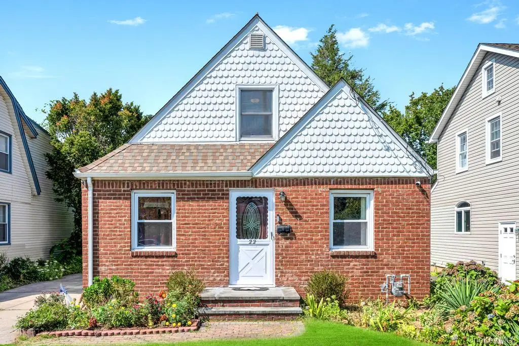 22 Terrace Place, Hicksville, NY 11801 - Image #1