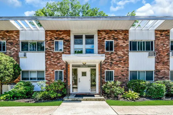 200 Lexington Avenue #12H, Oyster Bay, NY 11771