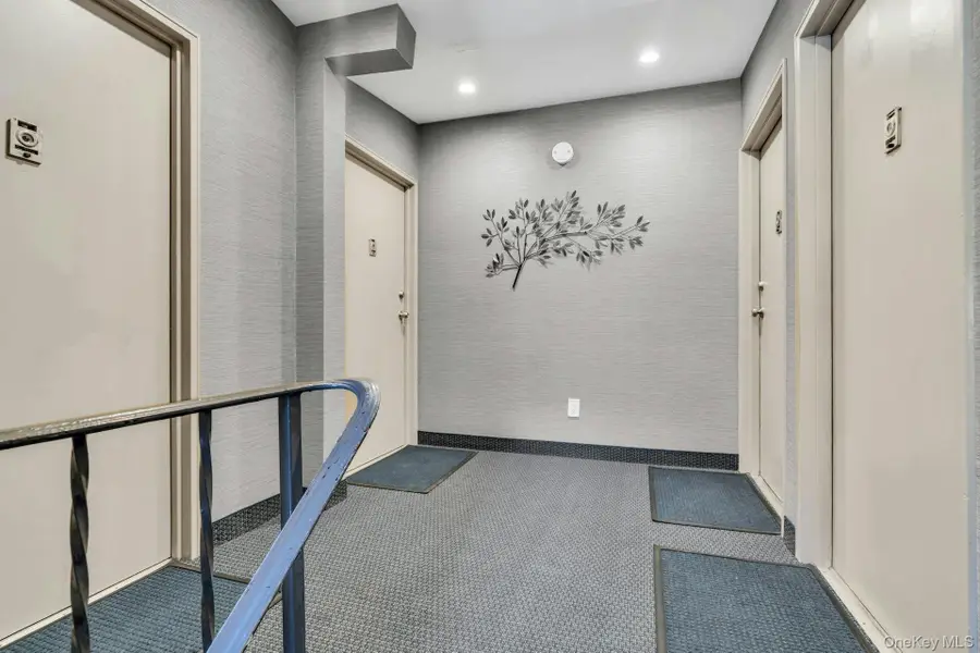 200 Lexington Avenue #12H, Oyster Bay, NY 11771 - Image #2