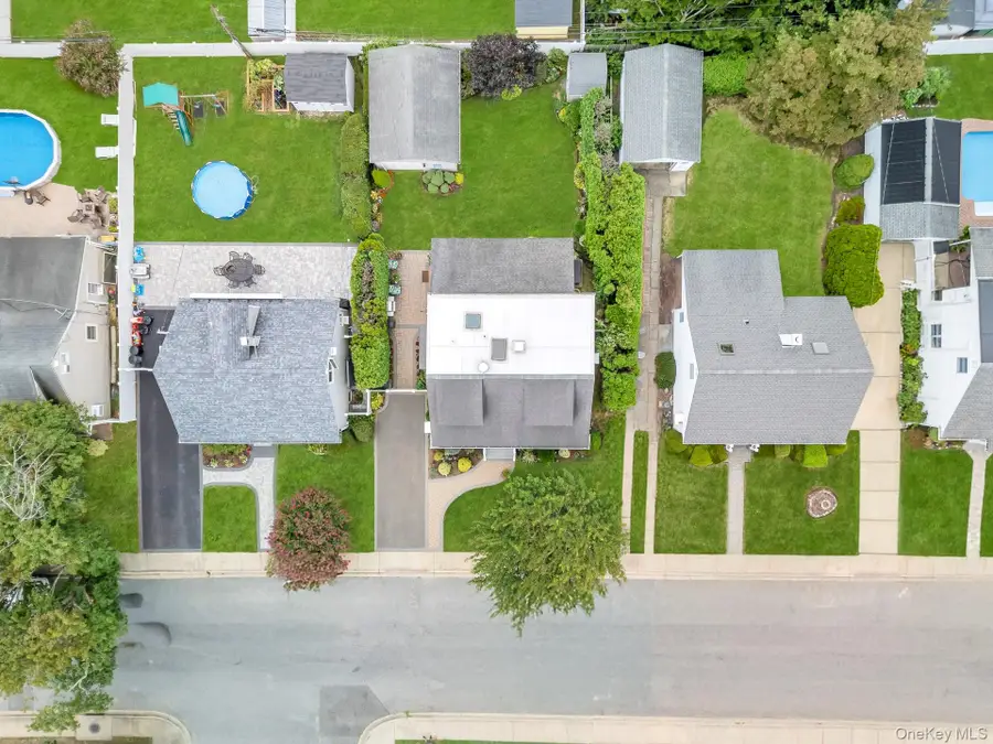 62 Vincent Road, Hicksville, NY 11801 - Image #3