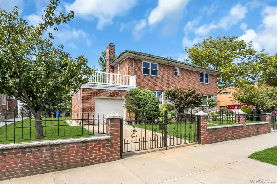 64-04 Utopia Parkway, Fresh Meadows, NY 11365 - Image #2