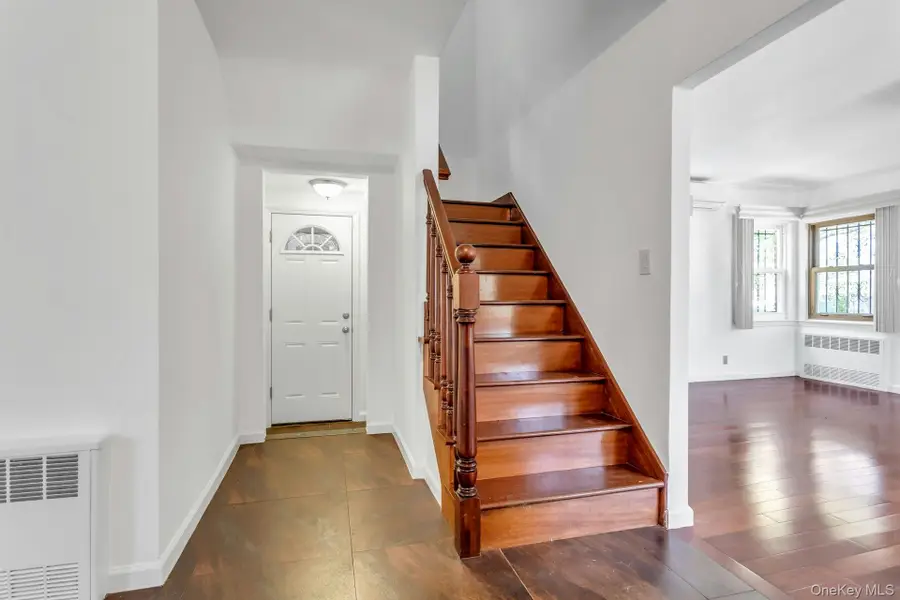 64-04 Utopia Parkway, Fresh Meadows, NY 11365 - Image #3