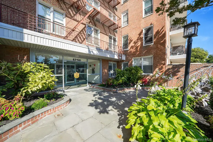 67-50 Thornton Place #4U, Forest Hills, NY 11375 - Image #2