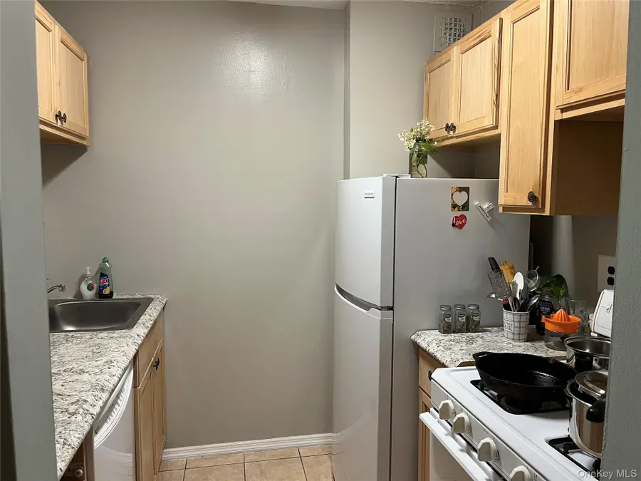 135 Post Avenue #5O, Westbury, NY 11590 - Image #2